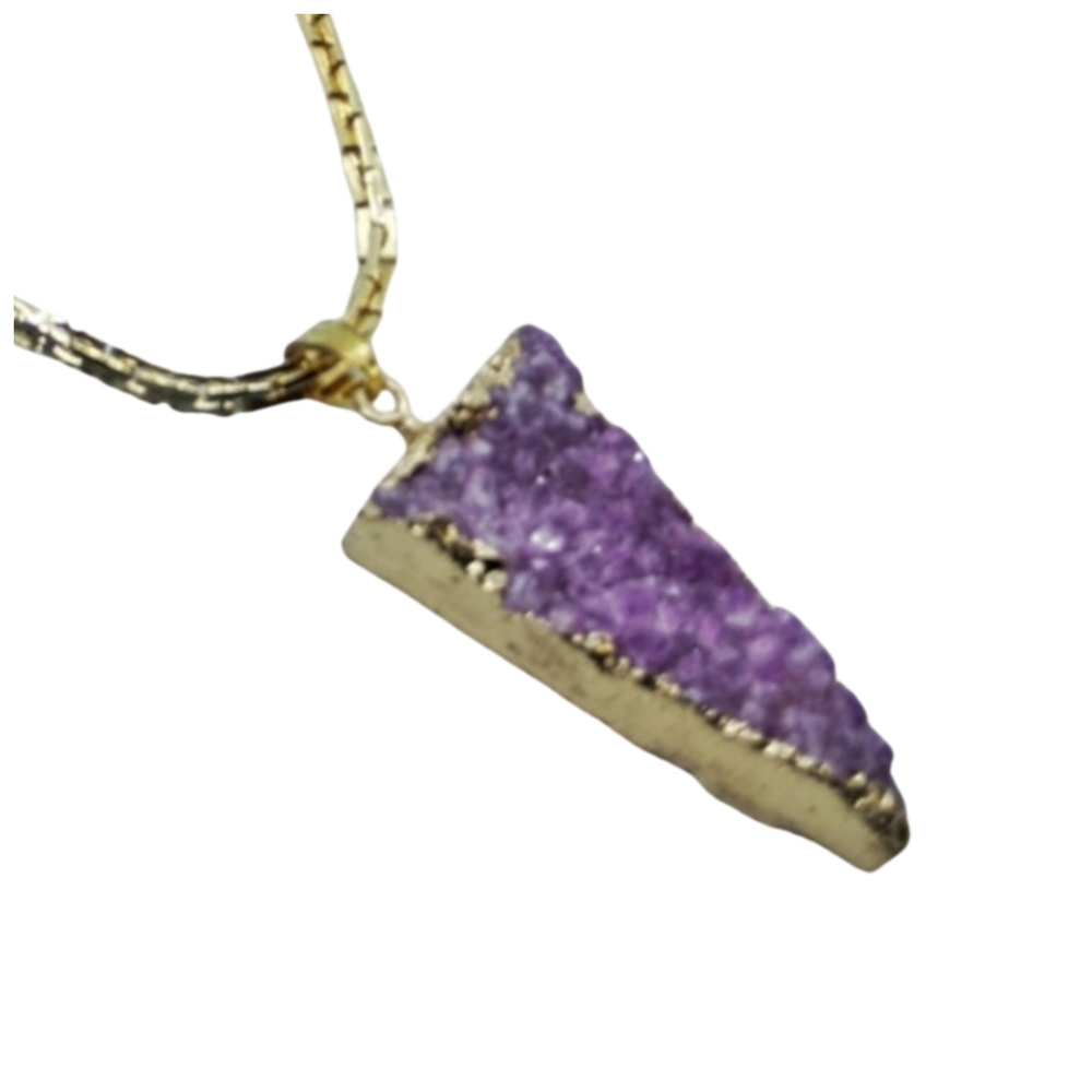 Druzy Crystal Pendant Necklace with Gold Plated Choker Chain. NWOT
